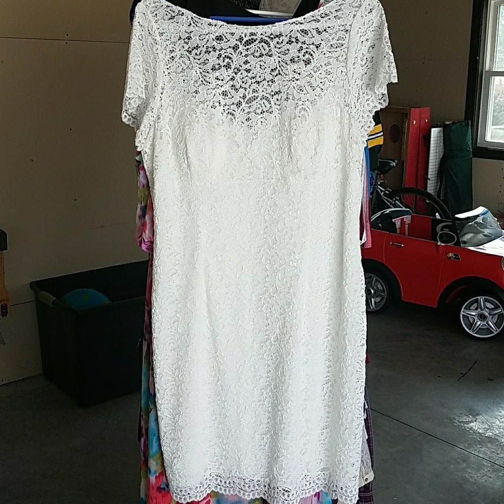 Short Davids Bridal Wedding Dress